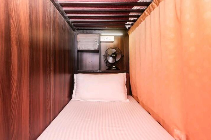 Almas Dormitory Andheri West Bombay Exterior foto